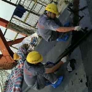 泉州睿诚旅游产品设计有限公司员工在做复合润滑涂层